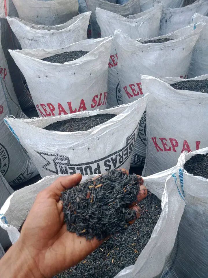 Proses pengemasan arang sekam