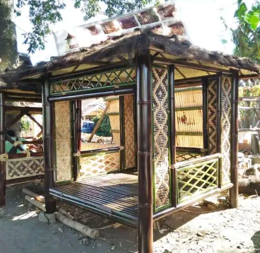 Gazebo Desain Klasik