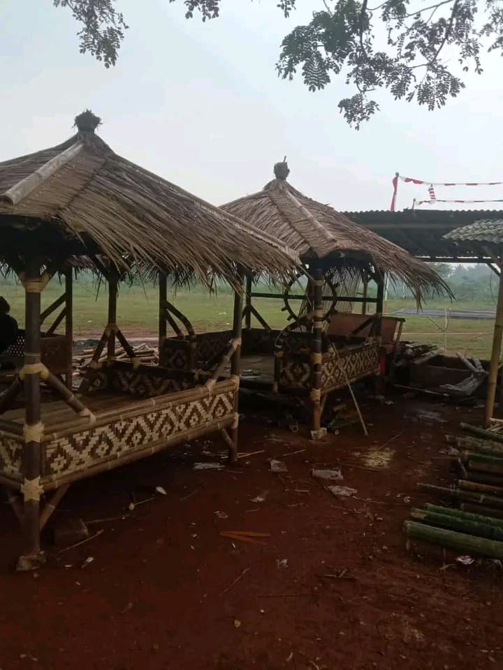Gazebo dengan desain modern