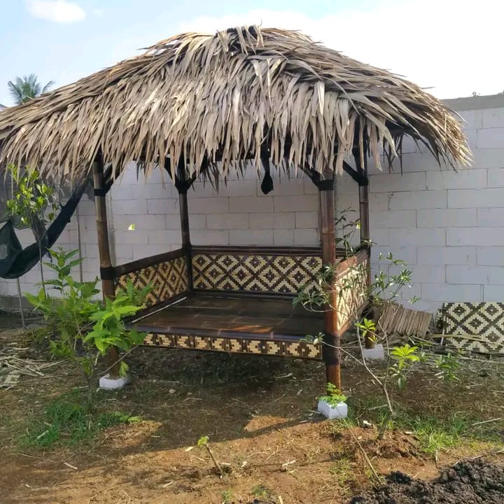 Gazebo dengan desain kontemporer